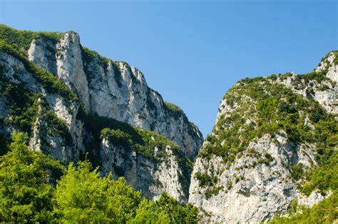 parco gola della rossa frasassi ware