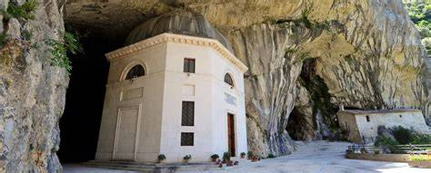 eremo santa maria infra saxa roccia