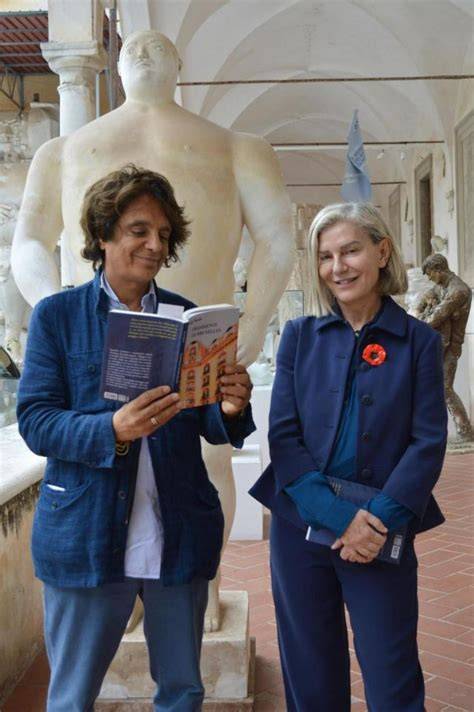 chiusura narrativa con toni ironici
